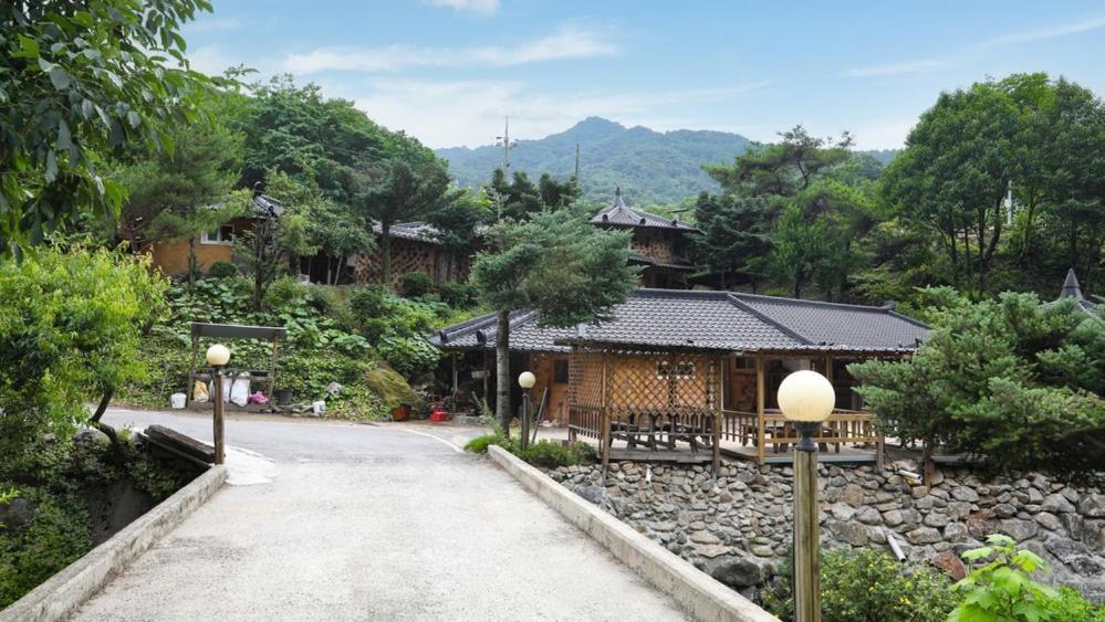 Hoengseong Daraegol Sanbang Pension Exterior foto